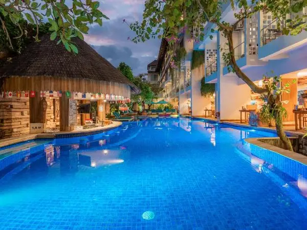 A 5⭐ luxury beachfront resort offering elegant suites, world-class dining, infinity pools, and stunning ocean views for a premium Bali stay. 🌴🏝️