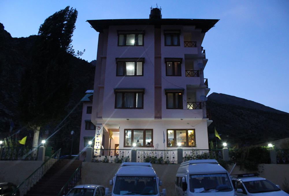 Description: Located in the scenic Lahaul Valley, the luxury wing of this property offers the highest standard of accommodation on the Manali-Leh highway. The rooms feature centralized heating and premium bedding to ensure deep recovery. The lodge is a legendary stop for riders, offering a secure workshop area and a refined riverside bar.