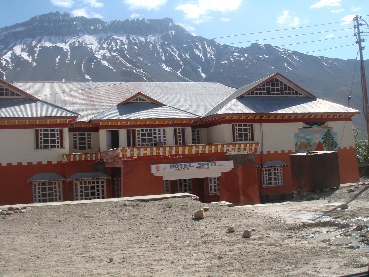Description: A boutique hotel and traveler’s sanctuary in Kaza. It features a world-famous garden café, a library, and rooms adorned with local Spitian artifacts. It offers the first "true luxury" of the trip, including consistent hot water, electric blankets, and an incredible multi-cuisine menu to celebrate your successful crossover.