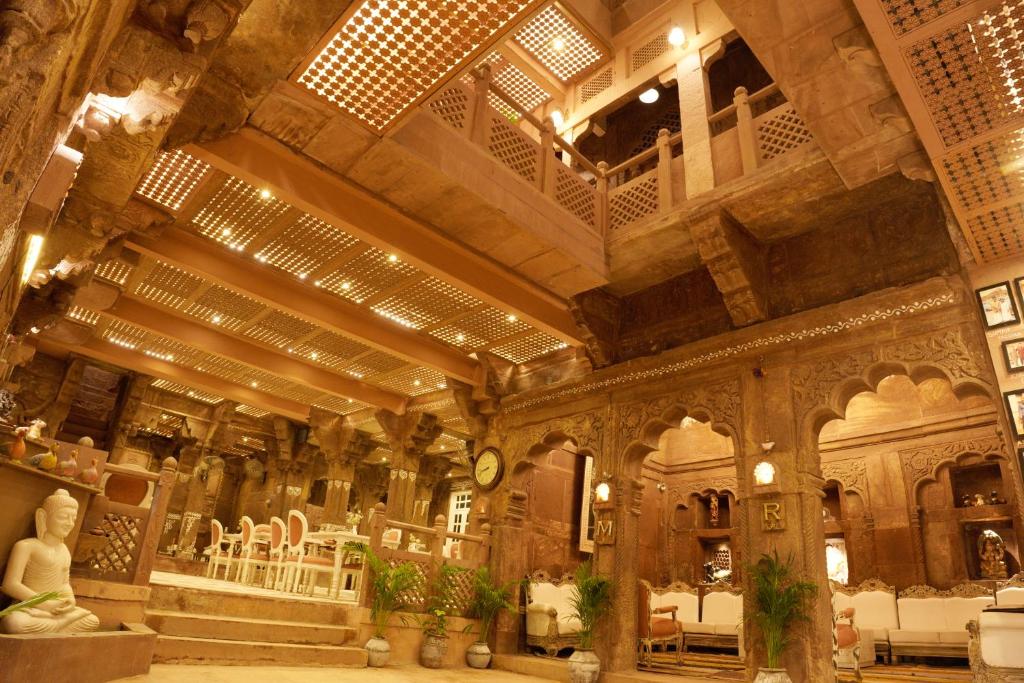 Description: For your final day, this heritage property offers ornate rooms and suites that reflect the grandeur of Jodhpur’s royal history. The hotel features intricate stone carvings and a central courtyard. It provides a comfortable base for last-minute visits to Umaid Bhawan Palace or the clock tower markets, ensuring a memorable and culturally rich end to your Jodhpur escape.