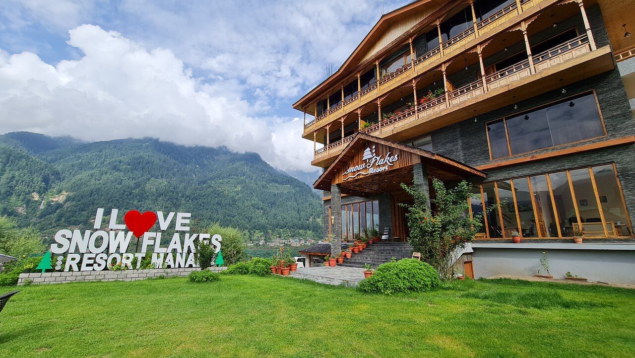 Description: A premier centrally heated luxury resort designed for the ultimate snow experience. The rooms are warm and cozy, featuring large windows that provide panoramic views of the snow-capped Himalayan peaks. The property includes an in-house spa and a multi-cuisine restaurant, offering a comfortable sanctuary to relax in after your journey to Manali.