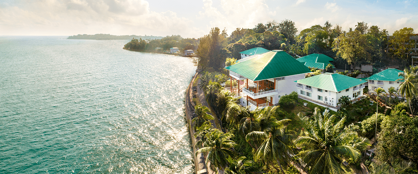 Welcomhotel Bay Island: Built on a hill with locally sourced Padauk wood, offering stunning views of the North Bay coastline.