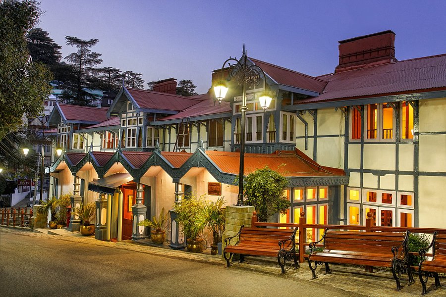 One of Shimla's oldest 4-star heritage properties. It offers a refined Victorian atmosphere, massive bay windows with valley views, and world-class dining right on the Mall Road.